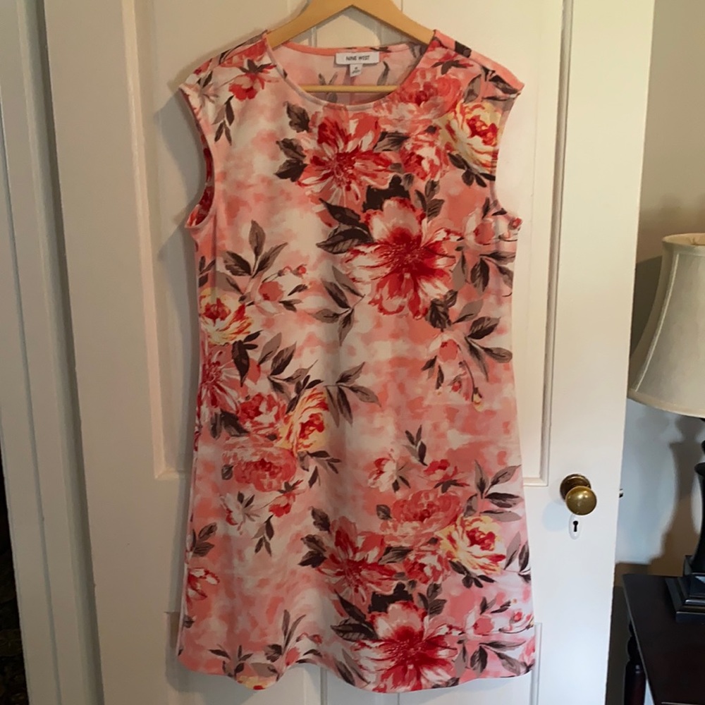 Floral shift dress